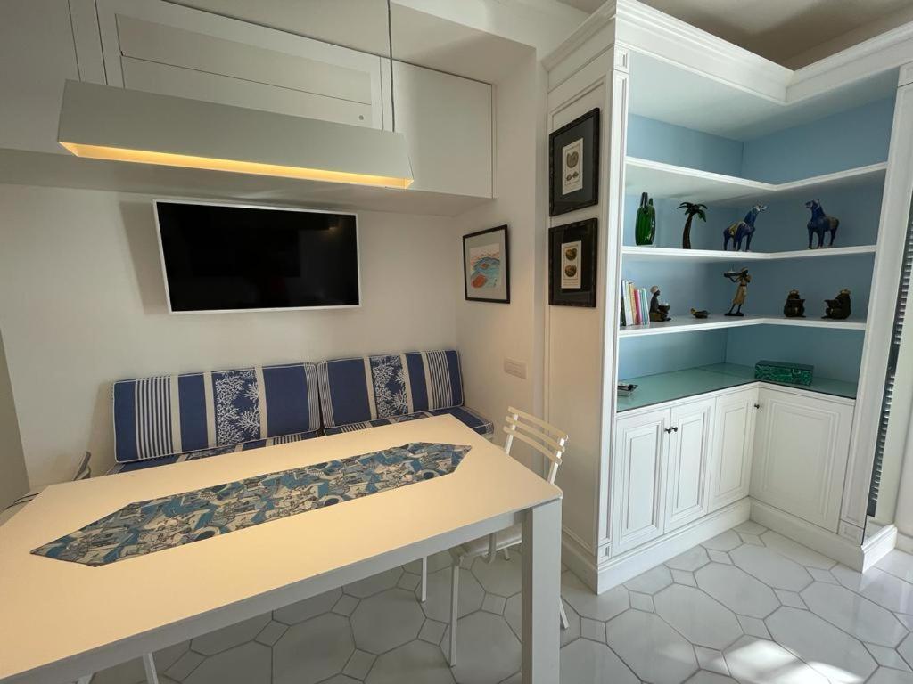 Apartment Le Rocce Da Tragara, Tragara Essential